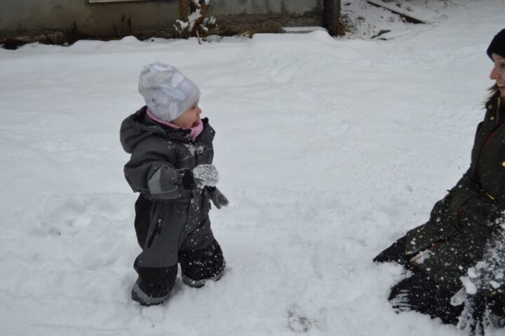 SNÖLEK  (90)