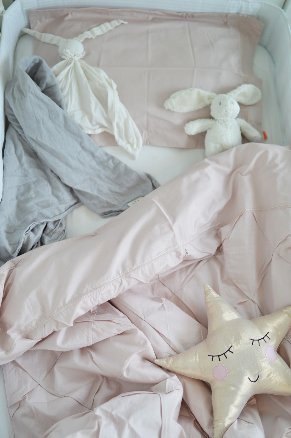 stokke-bed-pink